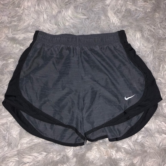 nike shorts - Picture 1 of 2